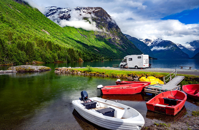 想要開(kāi)發(fā)制作房車(chē)租賃小程序，怎樣尋找靠譜的小程序開(kāi)發(fā)公司呢？
